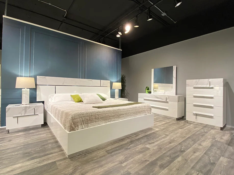 SUNSET COLLECTION BEDROOM SET AVAILABLE IN QUEEN SIZE AS 4 PC OR 5 PC SETS