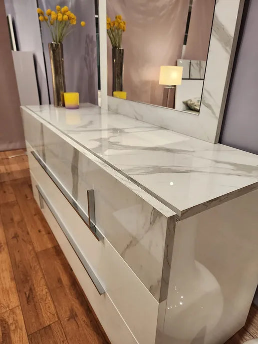 SUNSET III COLLECTION BEDROOM SET AVAILABLE IN QUEEN AND KING SIZES AS 4 PC OR 5 PC SETS