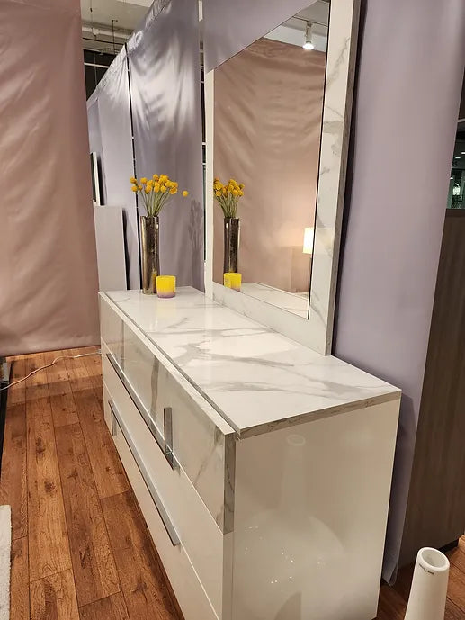 SUNSET III COLLECTION BEDROOM SET AVAILABLE IN QUEEN AND KING SIZES AS 4 PC OR 5 PC SETS