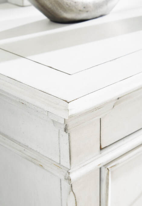 ASHLEY B777 - 5 PC BEDROOM SET AVAILABLE IN QUEEN AND KING SIZES