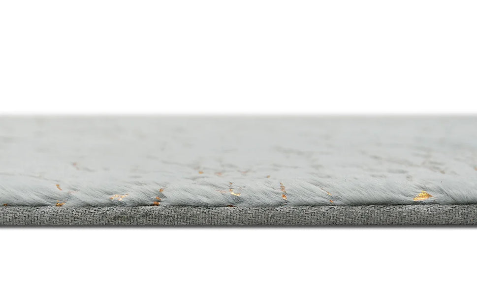 RABBIT SILVER WITH GOLD 5 X 7 RUG