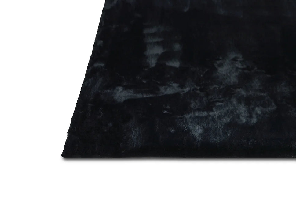 RABBIT BLACK 5 X 7 RUG