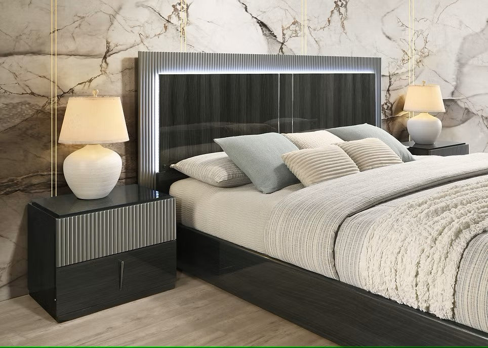 B93 RAVEN BEDROOM SET AVAILABLE IN QUEEN AND KING SIZES AS 4 PC OR 5 PC SETS