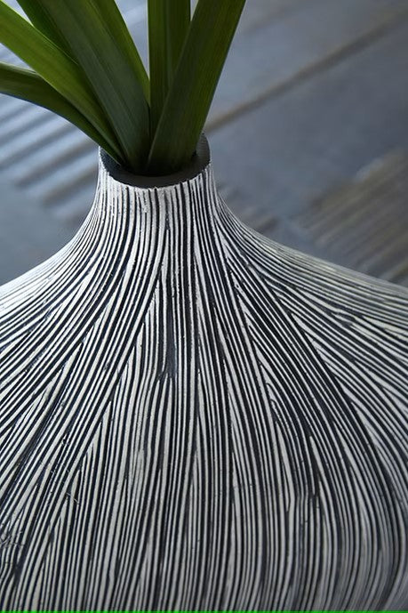 ASHLEY A2000547 DONYA VASE