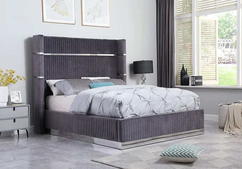 B786 ASPEN GREY PLATFORM BED AVAILABLE IN QUEEN AND KING SIZES