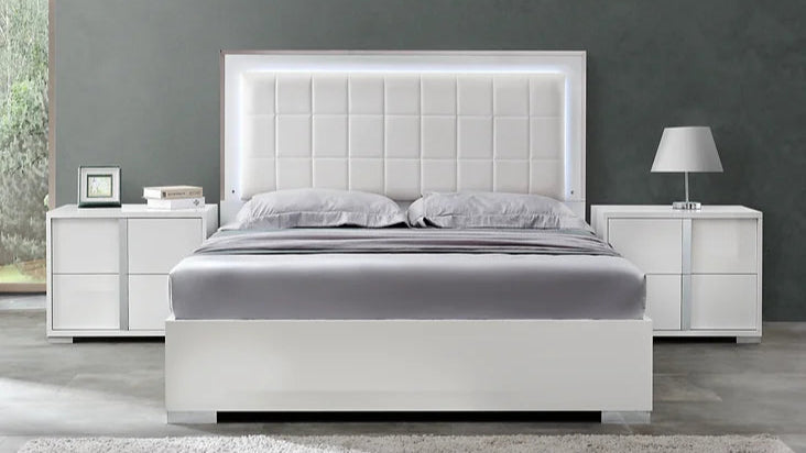B2180 BEVERLY BEDROOM SET AVAILABLE IN QUEEN AND KING SIZES AS 4 PC OR 5 PC SETS