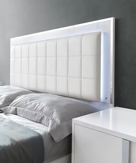 B2180 BEVERLY BEDROOM SET AVAILABLE IN QUEEN AND KING SIZES AS 4 PC OR 5 PC SETS
