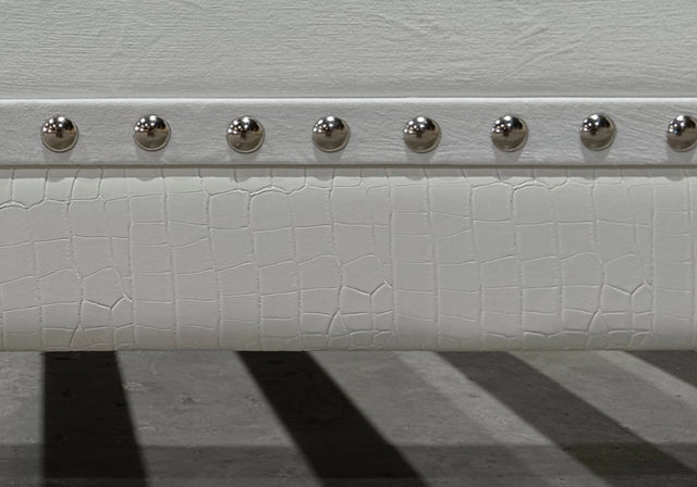 LUXOR PLATFORM BED AVAILABLE IN QUEEN AND KING SIZES IN BLACK WHITE AND GREY COLORS
