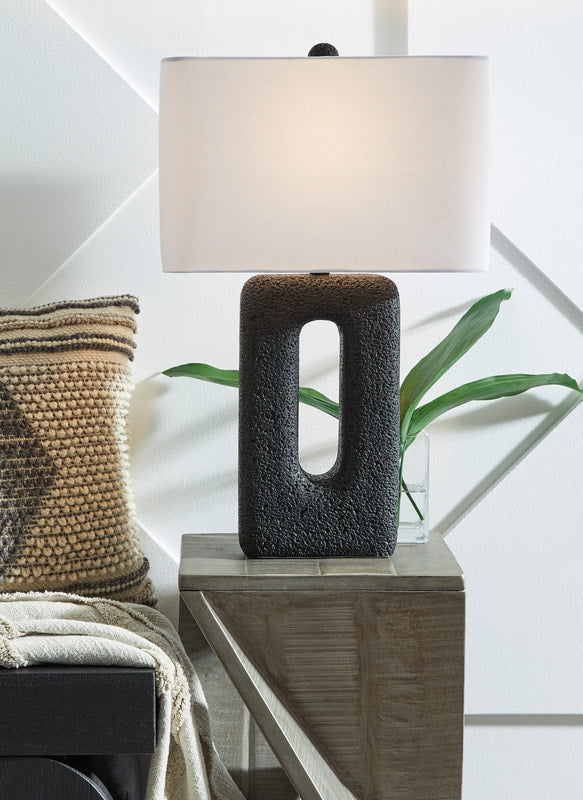 L243654 - 1 PIECE TABLE LAMP
