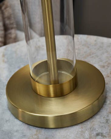 L431584 - 1 PIECE TABLE LAMP