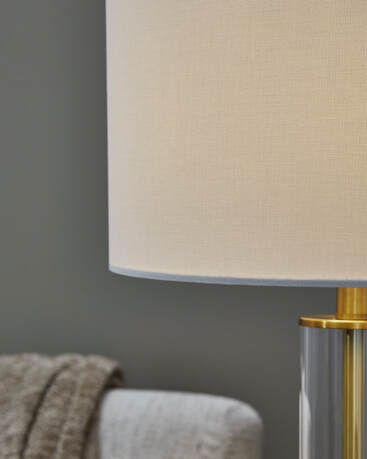 L431584 - 1 PIECE TABLE LAMP