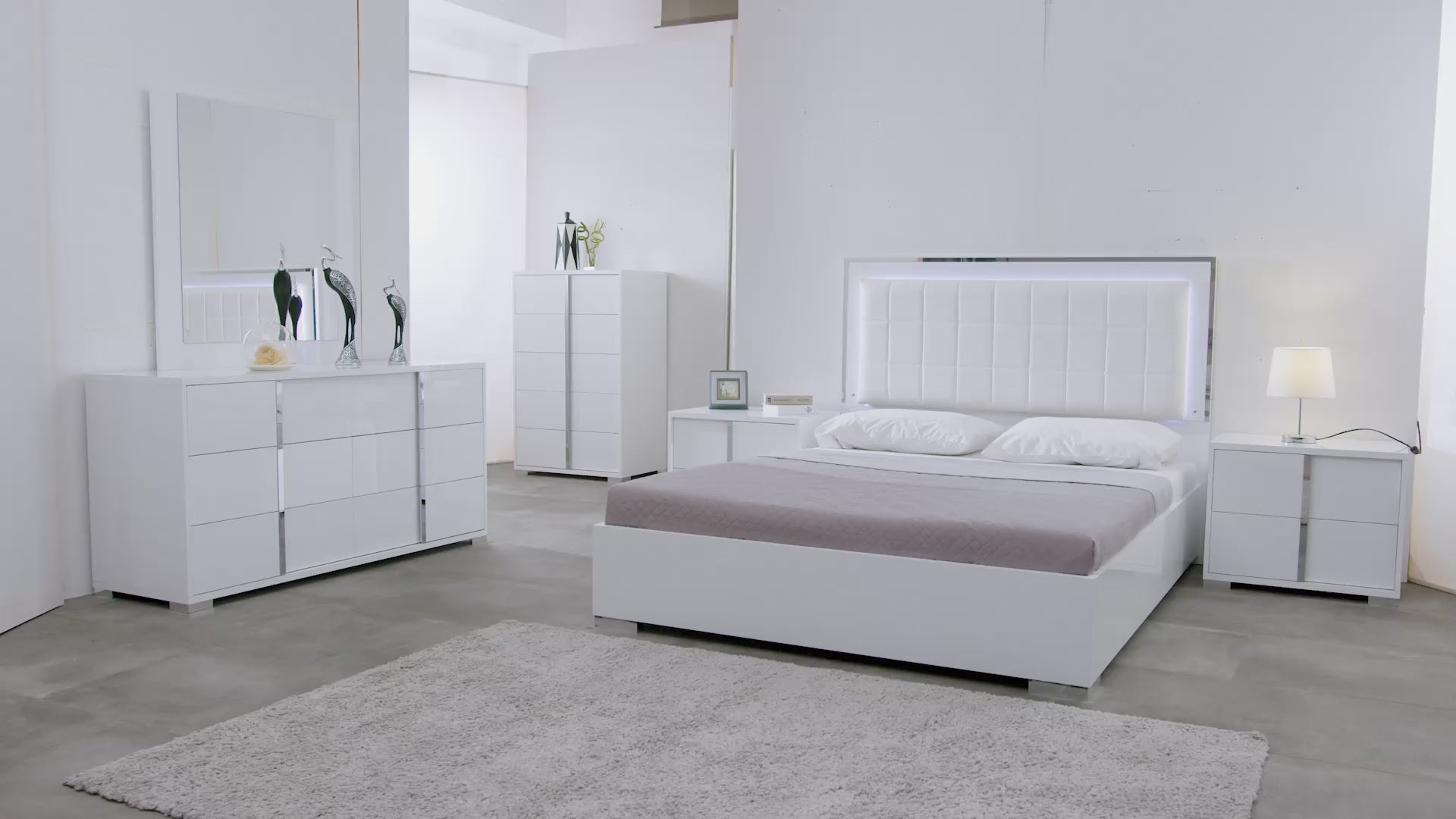 B2180 BEVERLY BEDROOM SET AVAILABLE IN QUEEN AND KING SIZES AS 4 PC OR 5 PC SETS