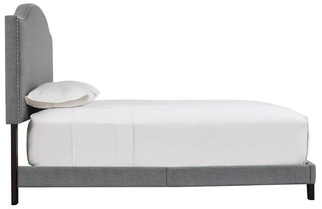 B100 PLATFORM BED AVAILABLE IN QUEEN AND KING SIZES